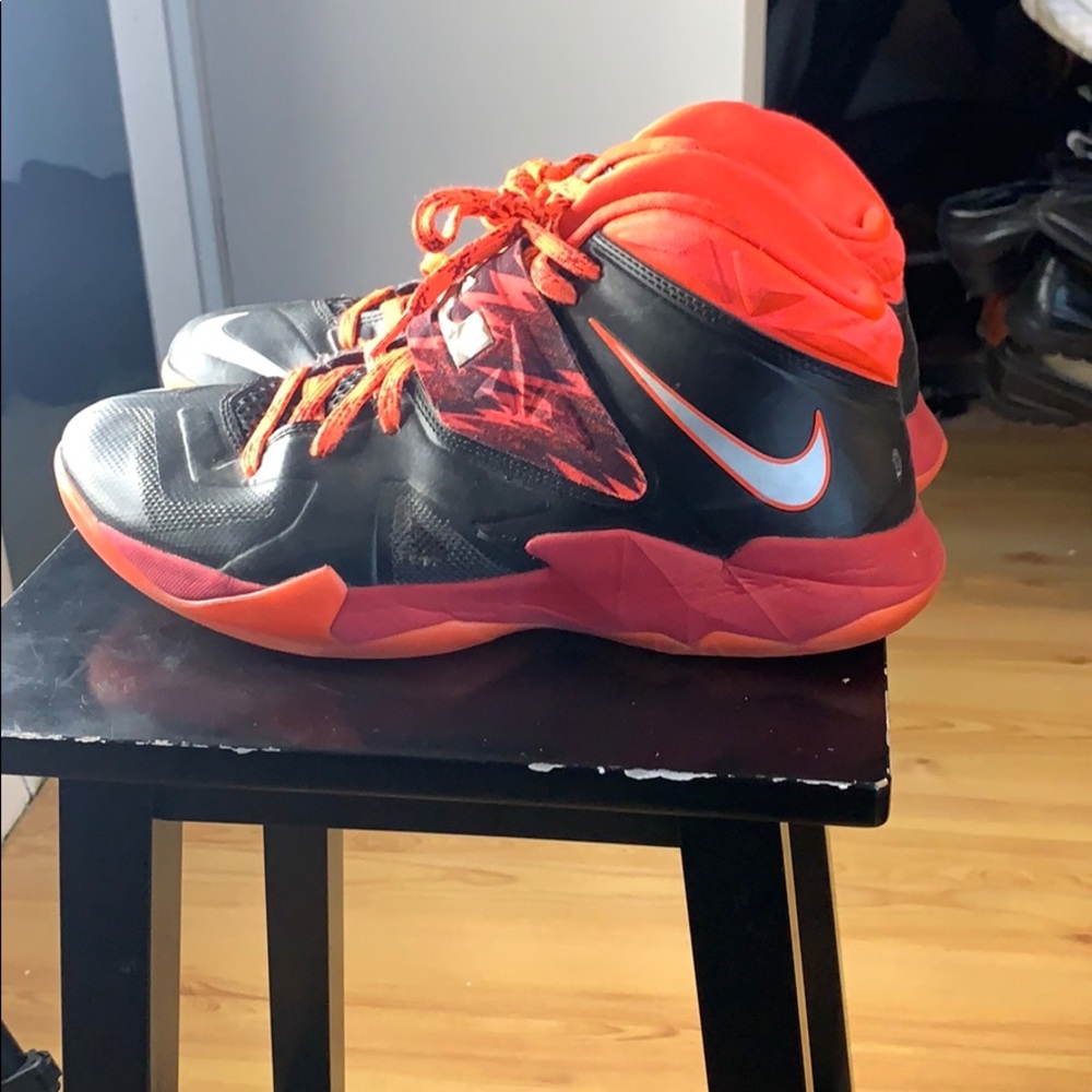 Nike Lebron solider 7